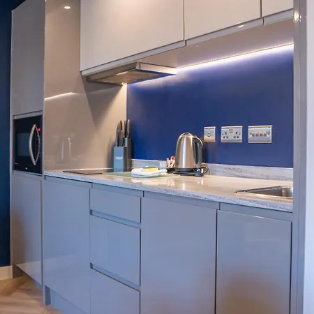 Ξενοδοχείο με διαμερίσματα Roomzzz