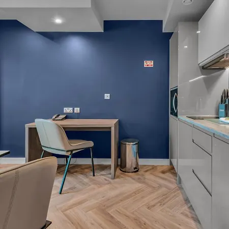 Roomzzz Ξενοδοχείο με διαμερίσματα Λιντς