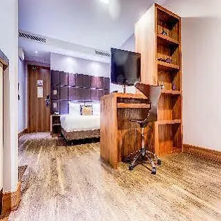 Roomzzz Ξενοδοχείο με διαμερίσματα Λιντς