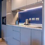 Ξενοδοχείο με διαμερίσματα Roomzzz