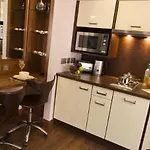 Roomzzz 4*
