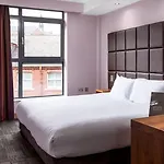 Roomzzz 4* Λιντς