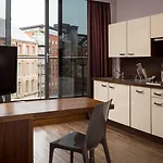 Roomzzz Ξενοδοχείο με διαμερίσματα Λιντς