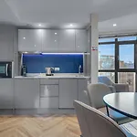 Ξενοδοχείο με διαμερίσματα Roomzzz