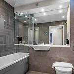 Ξενοδοχείο με διαμερίσματα Roomzzz
