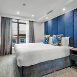 Roomzzz 4*