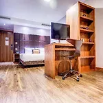 Roomzzz 4* Λιντς