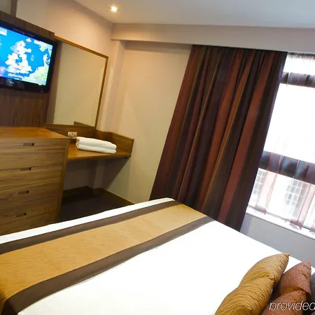 Roomzzz 4*