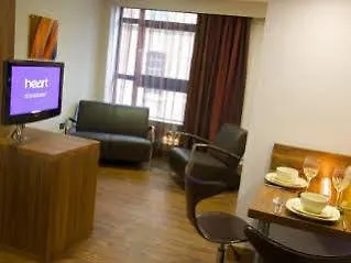 Roomzzz Aparthotel