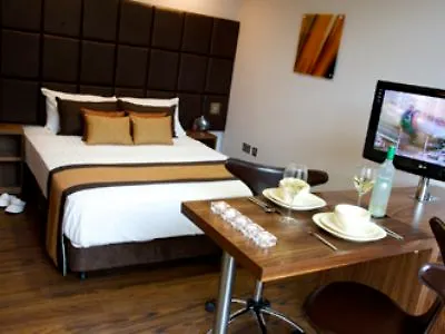 Roomzzz Leeds (West Yorkshire)