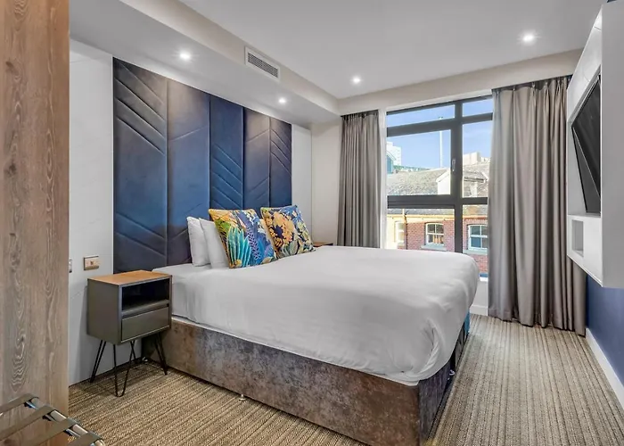 Aparthotel Roomzzz 4*