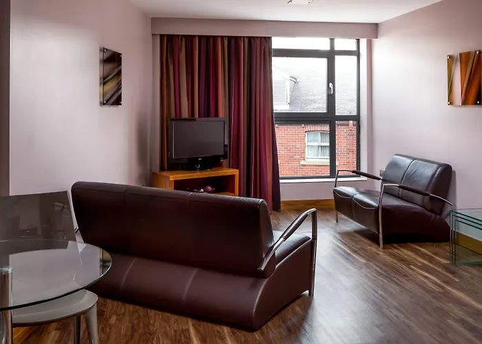 Aparthotel Roomzzz 4*