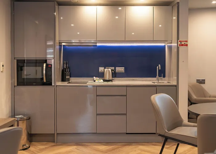 Aparthotel Roomzzz 4*