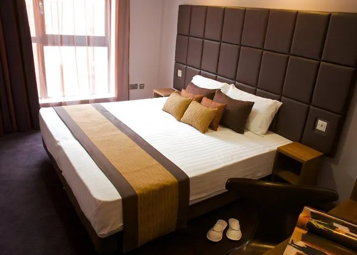 Roomzzz 4* Leeds (West Yorkshire)