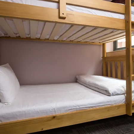 Roomzzz Leeds (West Yorkshire)