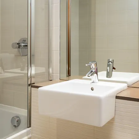 Aparthotel Roomzzz 4*