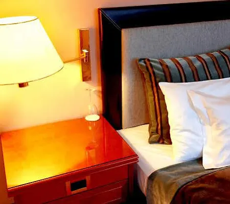 Roomzzz Aparthotel Leeds (West Yorkshire)